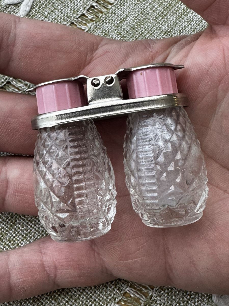 Vintage pink 1930-1940’s travel size salt and pepper shaker 