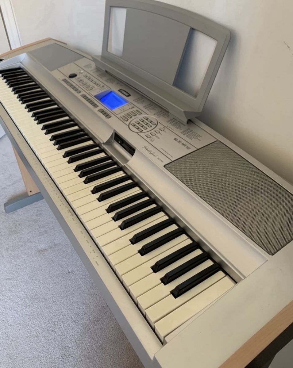 Yamaha 88 Touch Sensitive Digital Piano