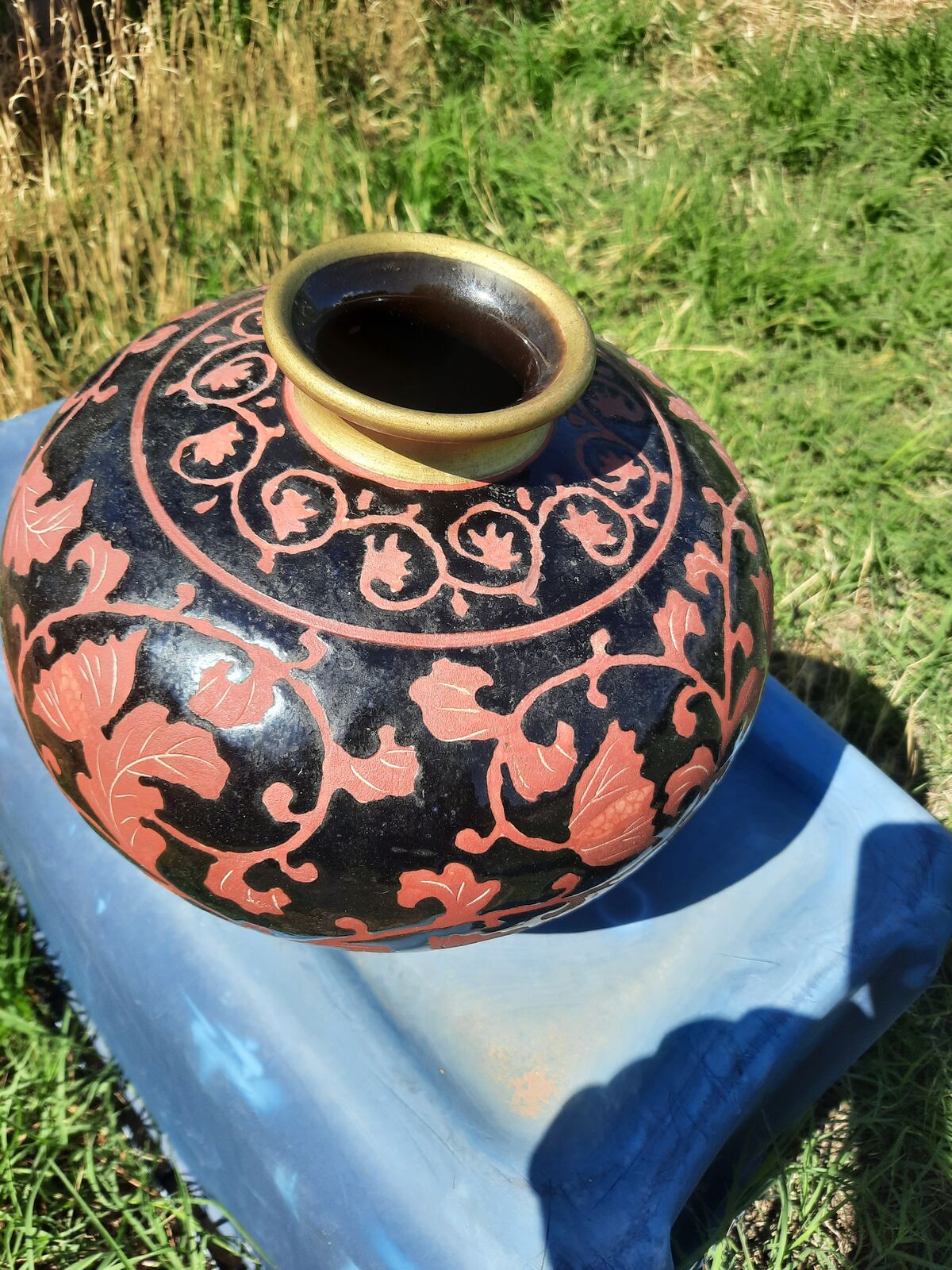 Asian vase floral design