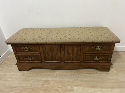 Storage bench