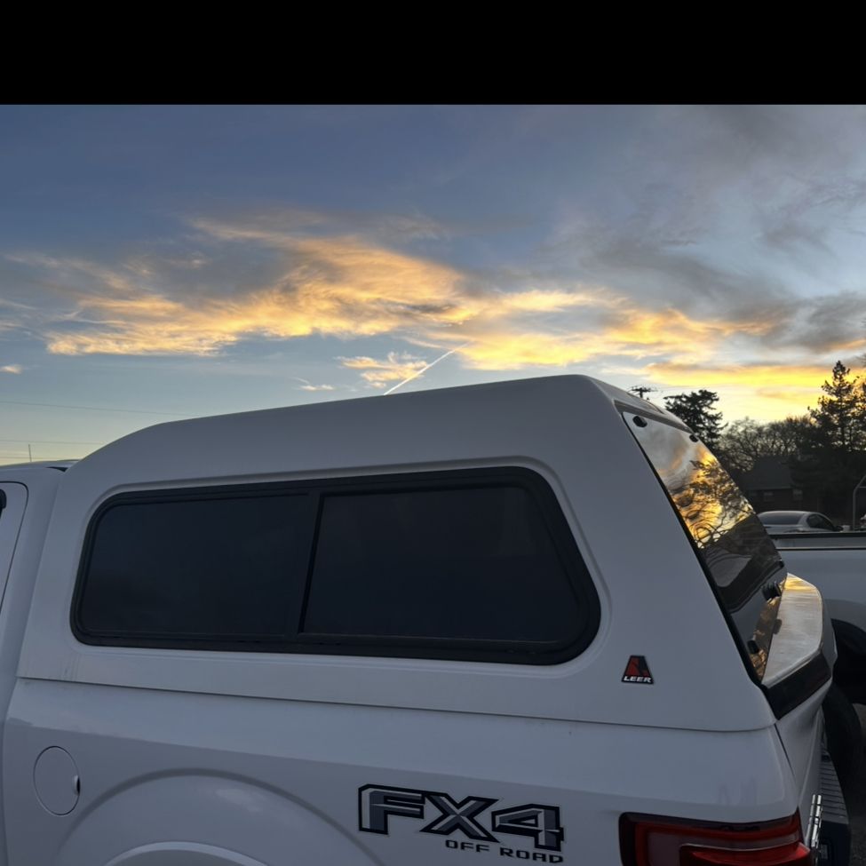 LEER Mid-Rise Topper 2015-2020 F-150 5.5ft Bed