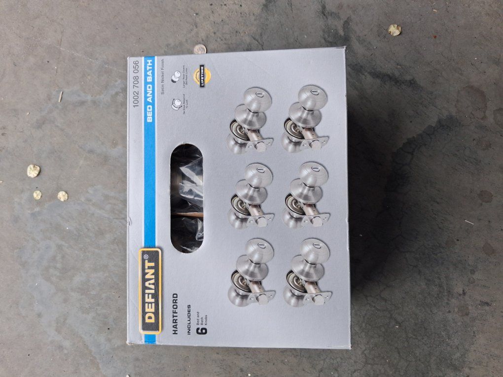 NEW Bed & Bath Door Knobs in Satin Nickel