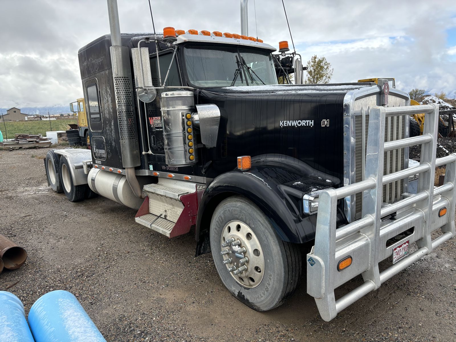 2003 Kenworth W900 Cat C16 600 hp w/ brakesaver