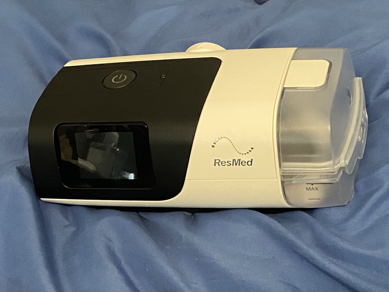 CPAP Resmed Airsense 11 Autoset w/accessories, case. 117 hrs.
