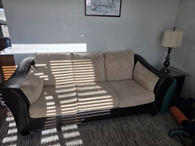Sofa, lamps and end tables
