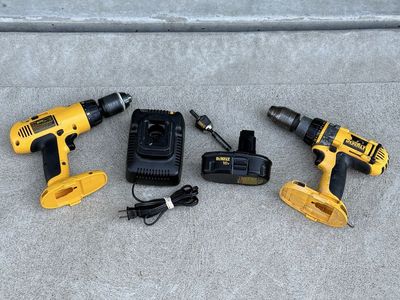 DeWalt 18V Drill & Impact Driver Set w/ Battery & Charger