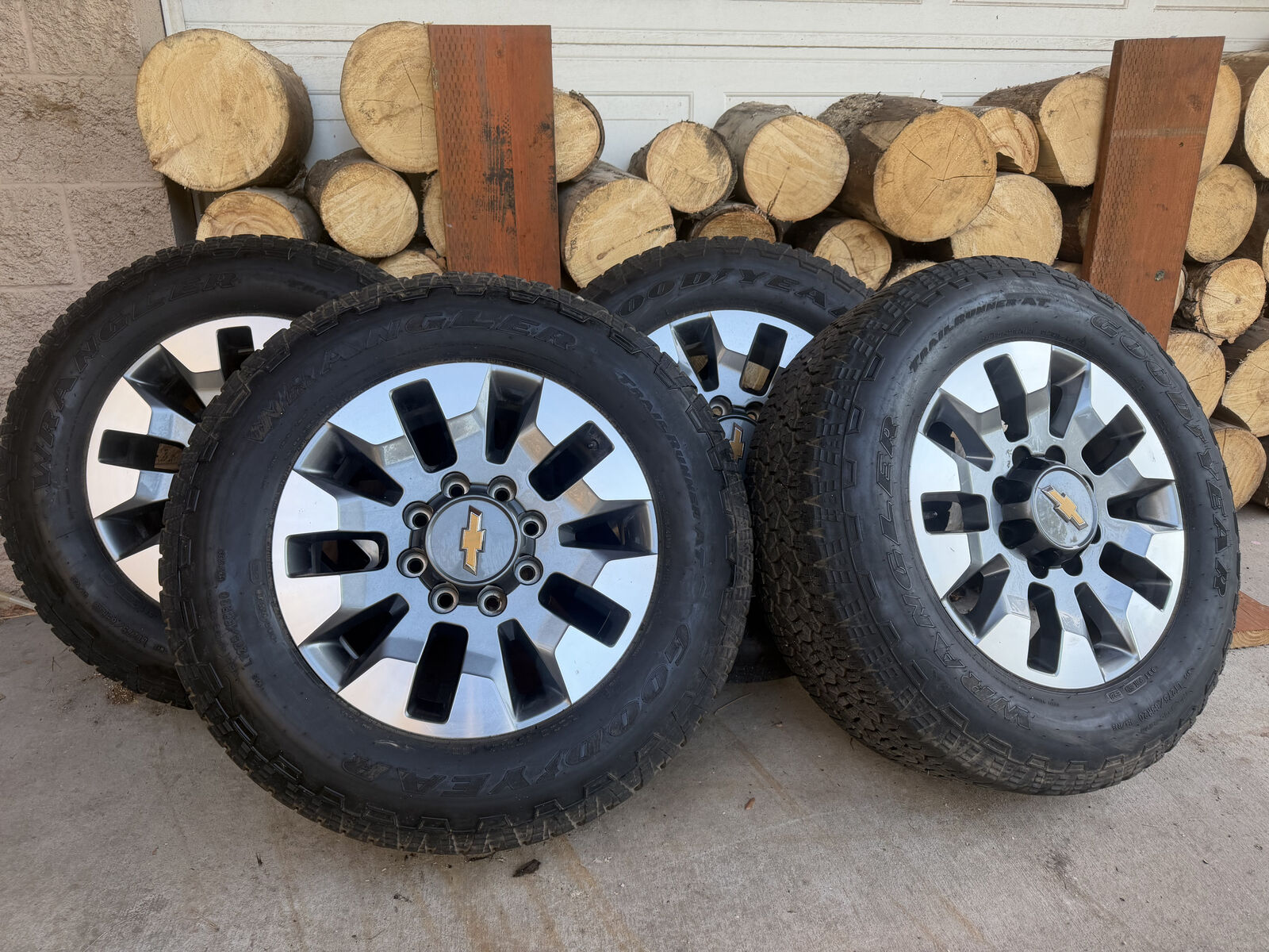 Tires off a 2022 Duramax - 4 Wranger AT tires & rims. 275/65R20