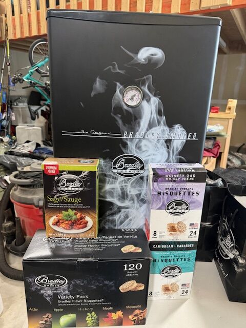 Bradley Smoker w/Briquettes