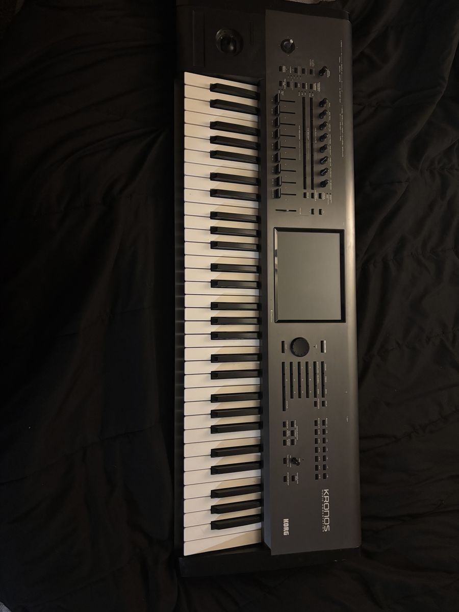 Korg Kronos 61-Key Music Work Station