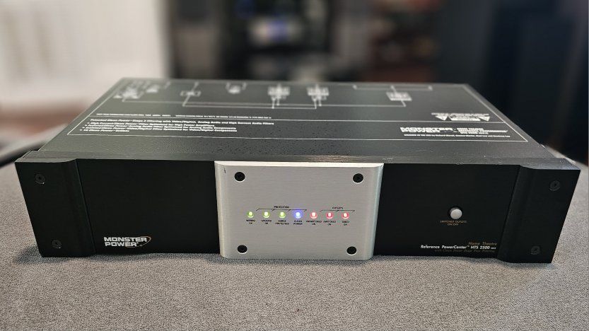 Monster Power HTS 2500 MKII Reference PowerCenter – Power Conditioner / Surge Protection