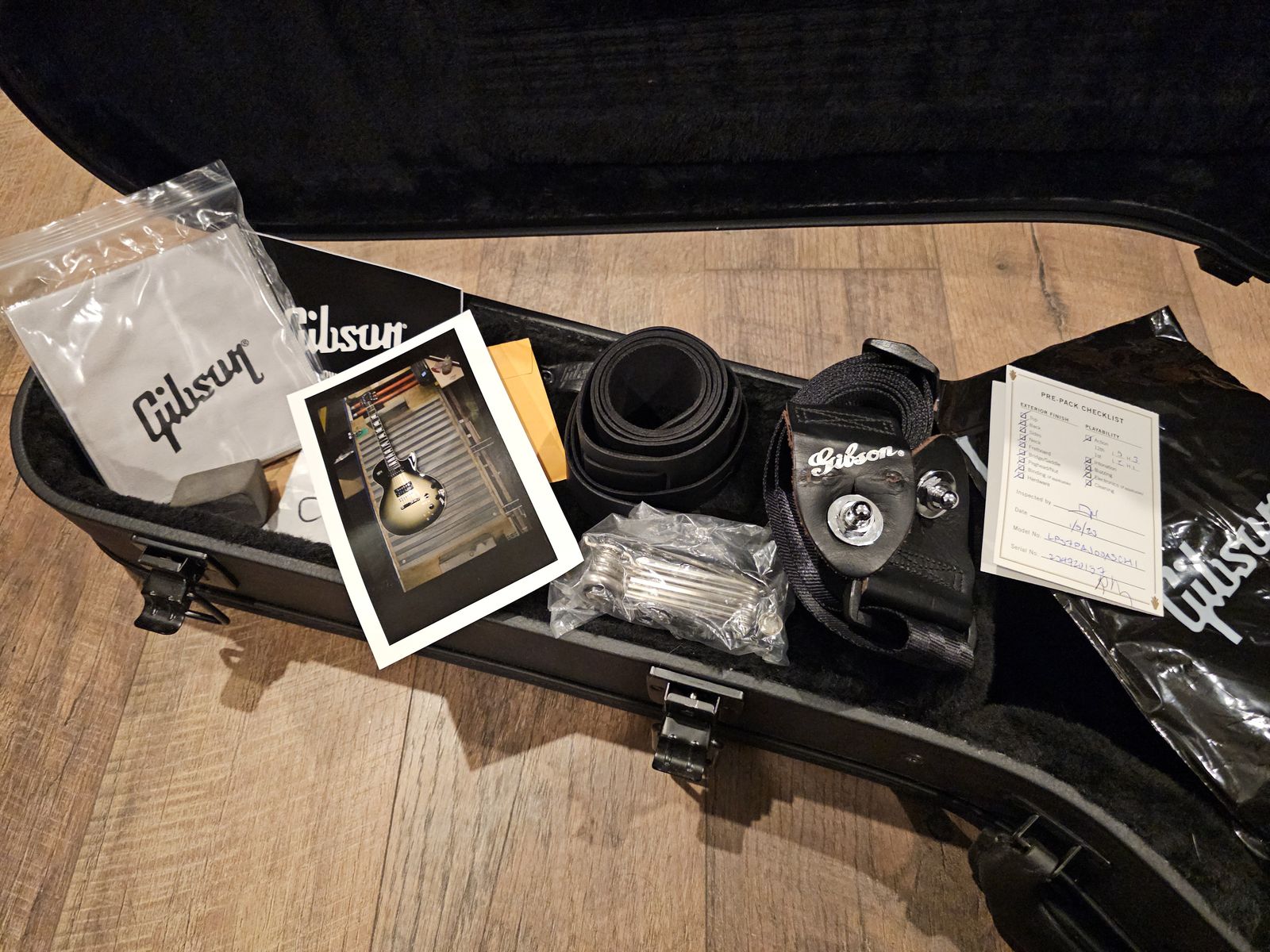 Main image 7