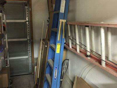 8’ Fiberglass Step Ladder