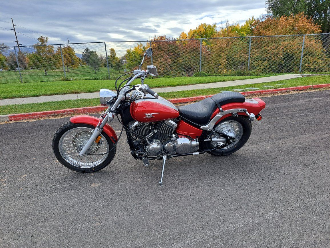 2007 Yamaha V-Star 650 Custom Motorcycle - Red/Silver, Low Miles