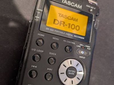 TASCAM DR-100 2-Channel Portable Digital Recorder w/ 16gb sd card