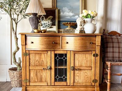 *FREE DELIVERY* Vintage Oak Buffet w Stained Glass