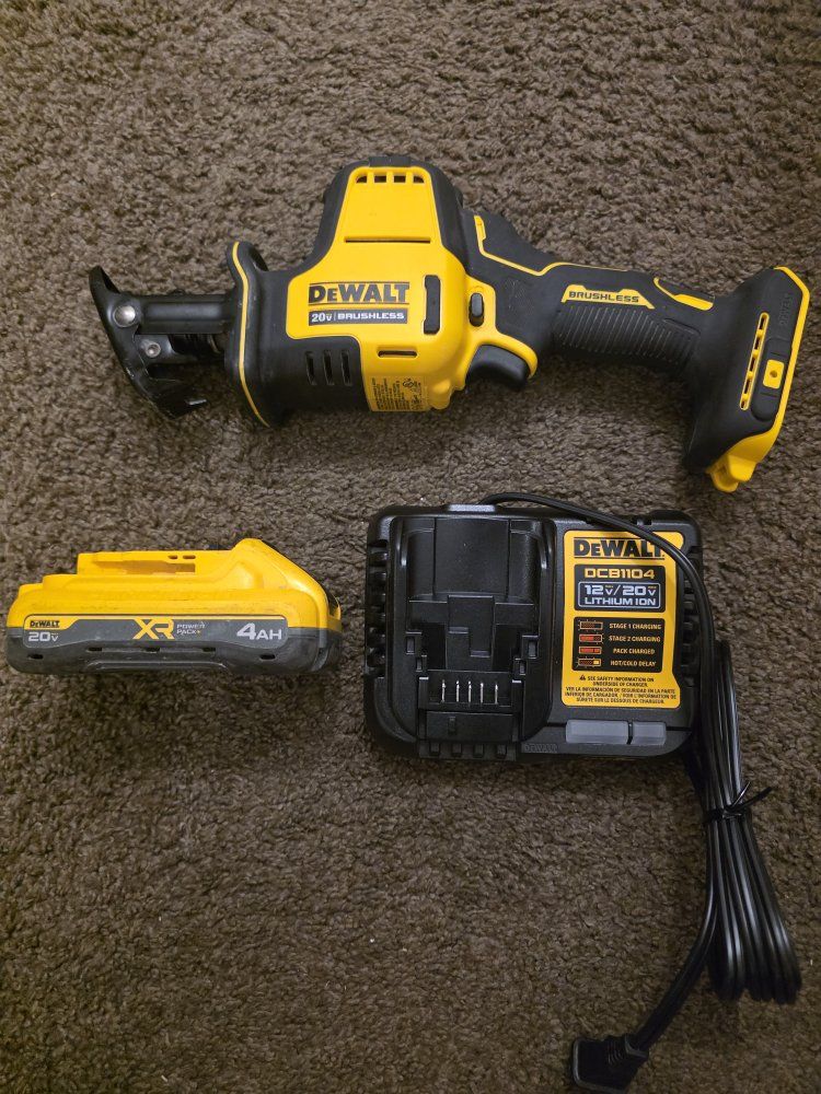 DEWALT ATOMIC 20V MAX Cordless Brushless Compact Reciprocating Saw Kit