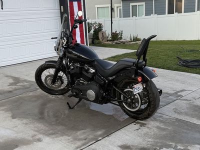 2020 Harley Davidson Street Bob 107 Motorcycle - Black, Windshield & Sissy Bar
