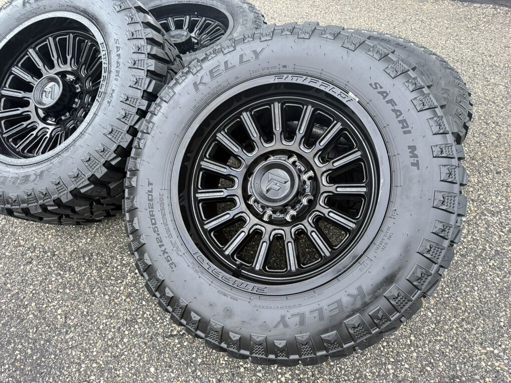 20x10 Fittipaldi 8 Lug 8x170 Ford 35x12.50R20 M/T