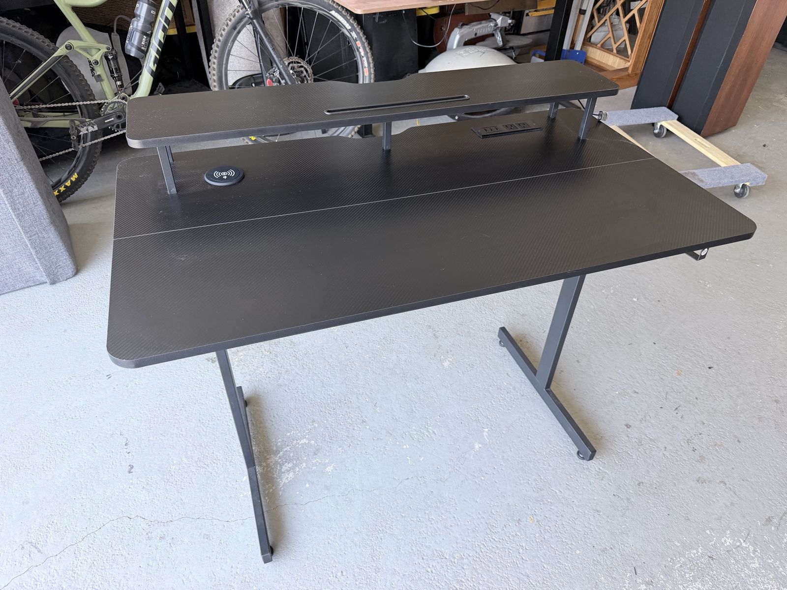 Gaming desk