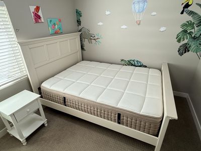 Queen Size Bedroom Set