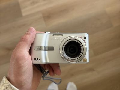 Panasonic Lumix DMC-TZ1 Digital Camera bundle