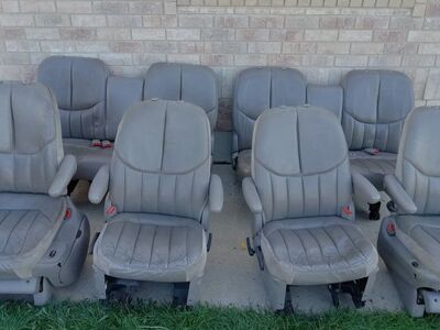 1999 Chrysler Town & Country All Seats