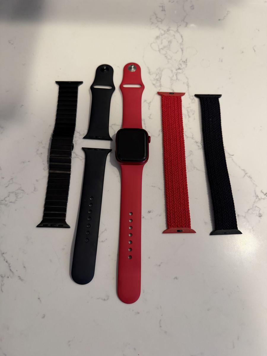 Apple Watch Series 7 41mm GPS Red - Extra Bands Included