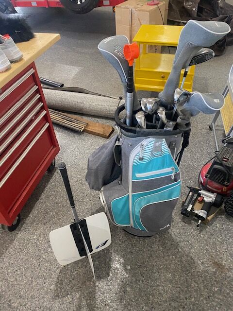 MOVING - Ladies golf gear