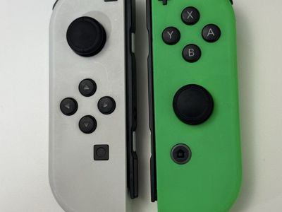 Authentic Nintendo Switch Joy Cons / L & R / Tested