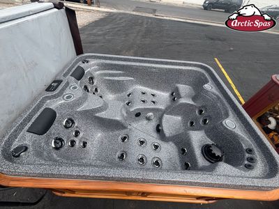 Arctic Spa Timberwolf 6' x 7' Refurbished