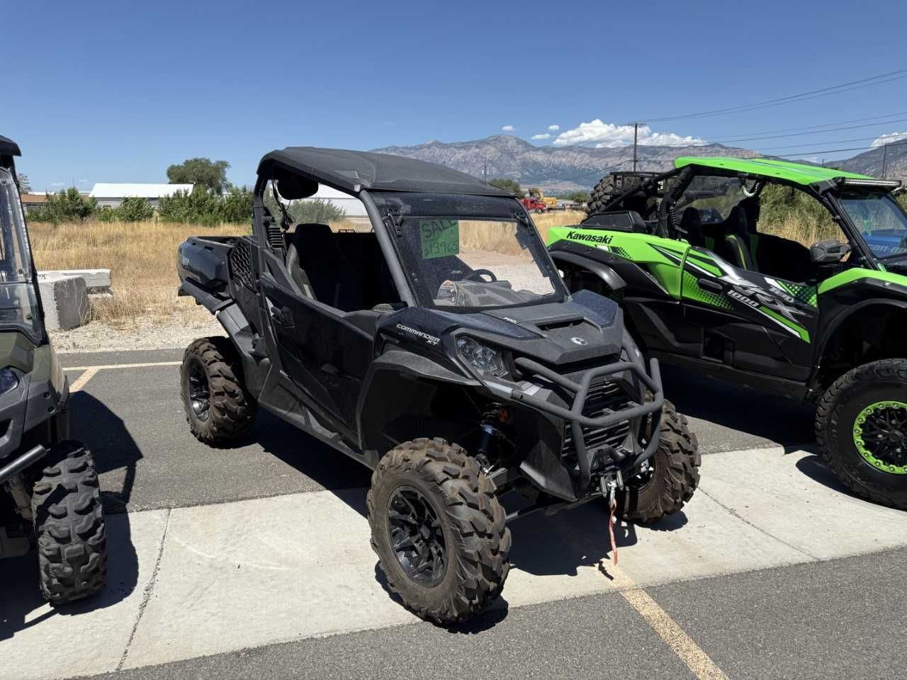 2024 CAN-AM Commander XT 700 Triple Black - UB0014