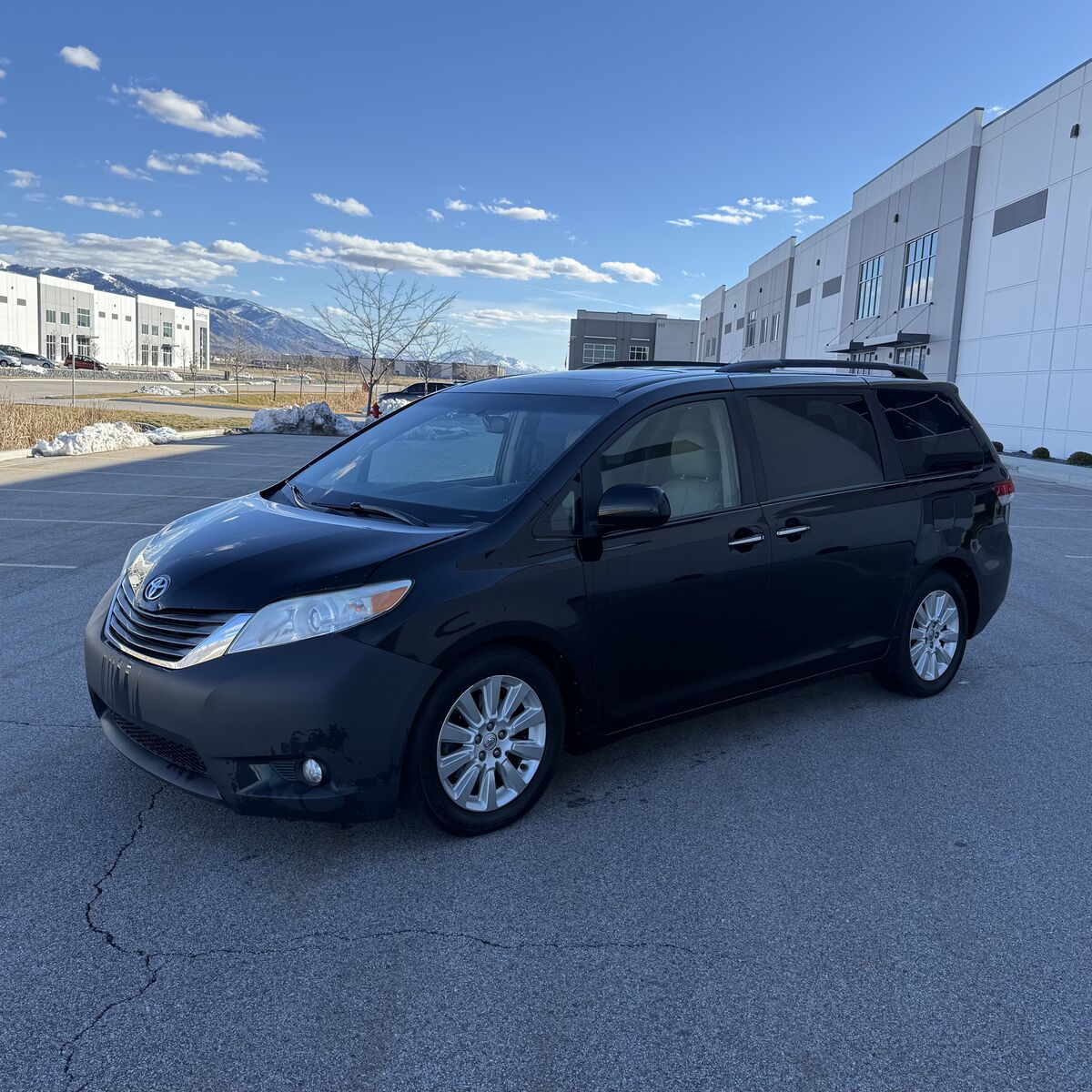 2014 TOYOTA SIENNA XLE 7-Passenger