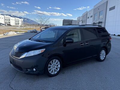 2014 TOYOTA SIENNA XLE 7-Passenger