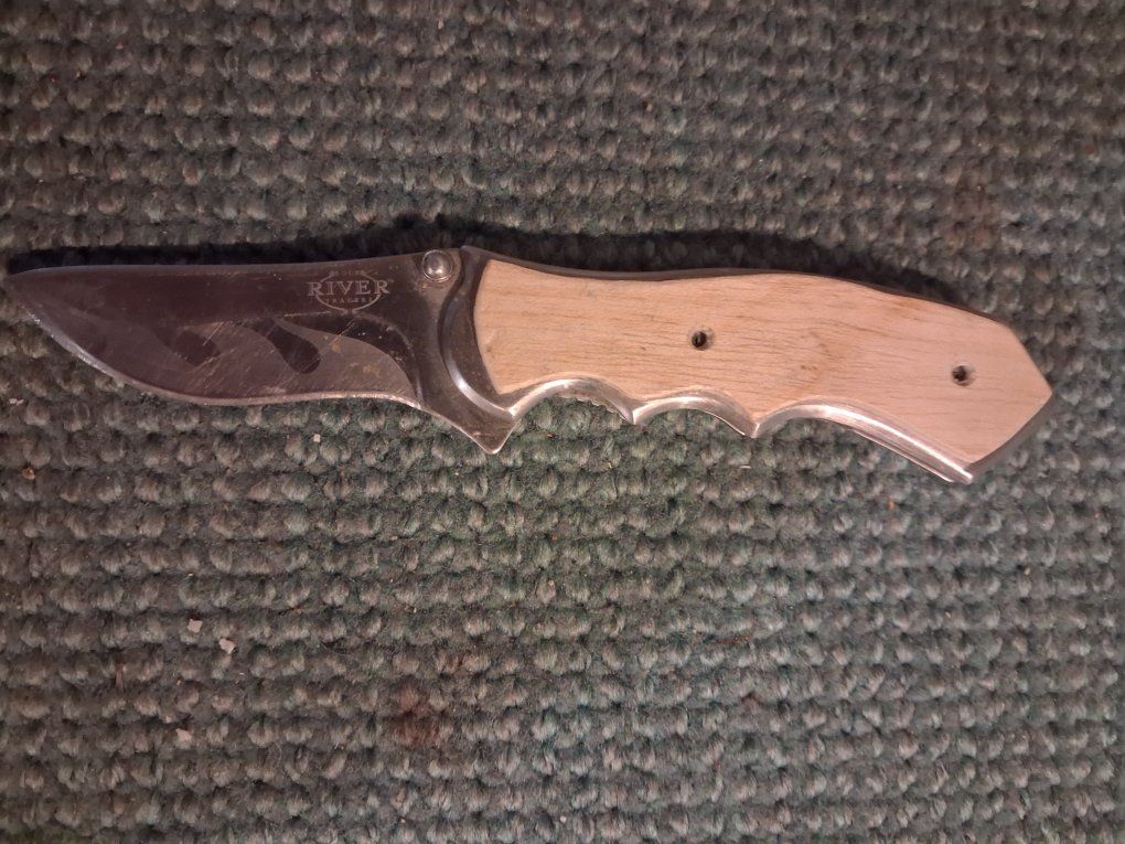 folding pocket knife