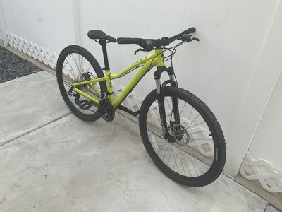 2015 Specialized Jynx 650B XS Mountain Bike – Excellent Condition