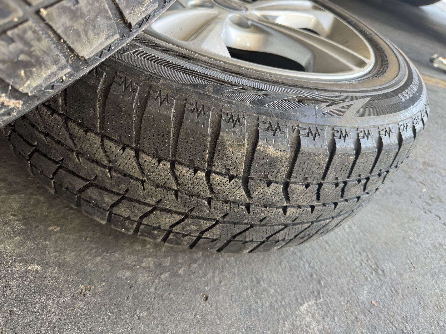 Tires with rims