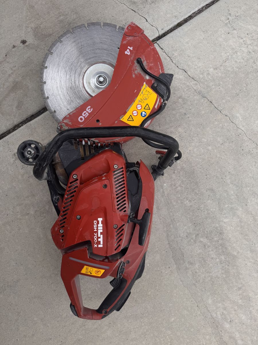 Hilti concrete saw DSH 700X 14 blade gas.