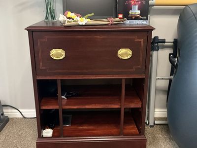 Magnavox 1949 Vintage Refurbished Two-Way Radio Cabinet with Storage