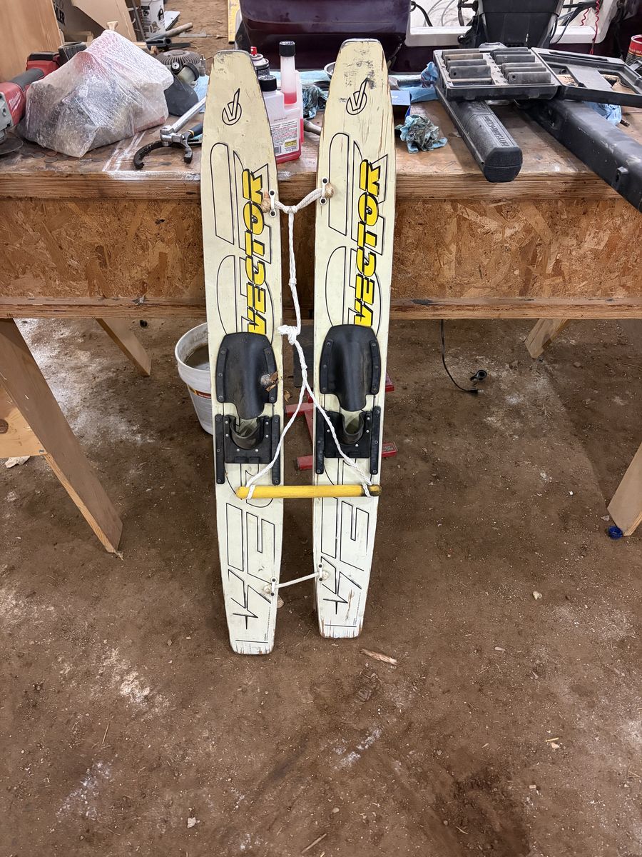 Kids water skis