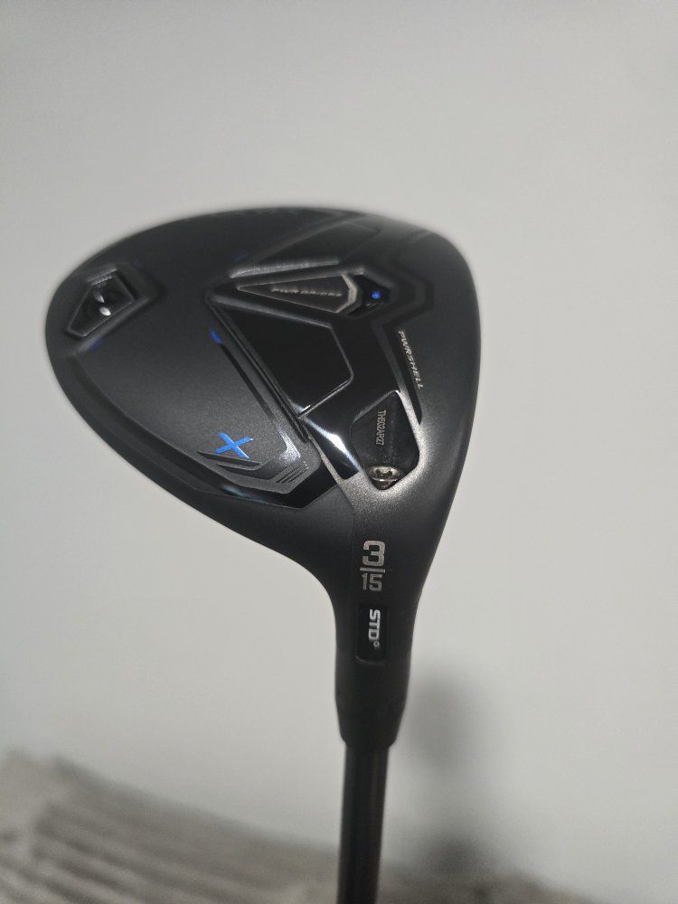 RH Cobra stiff Dark Speed 3 wood.