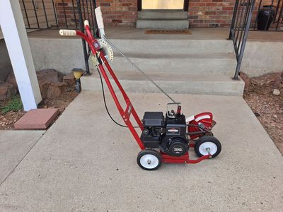 Very nice edger, starts and dies