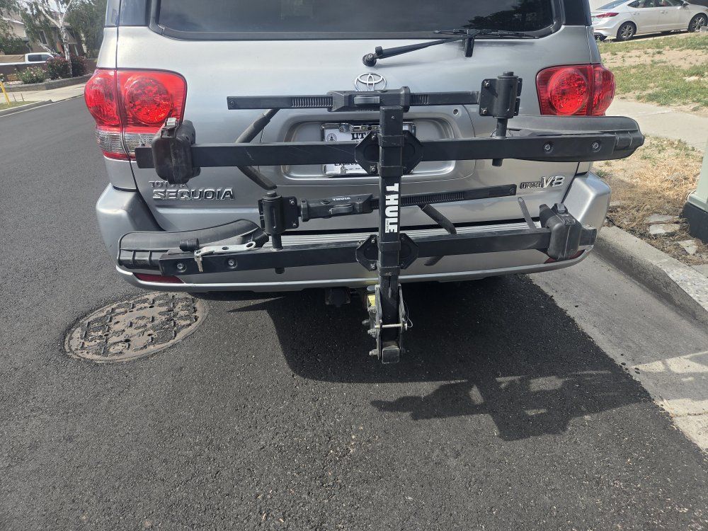 Thule T2 Classic 2 Bike Rack W/Hitch Lock