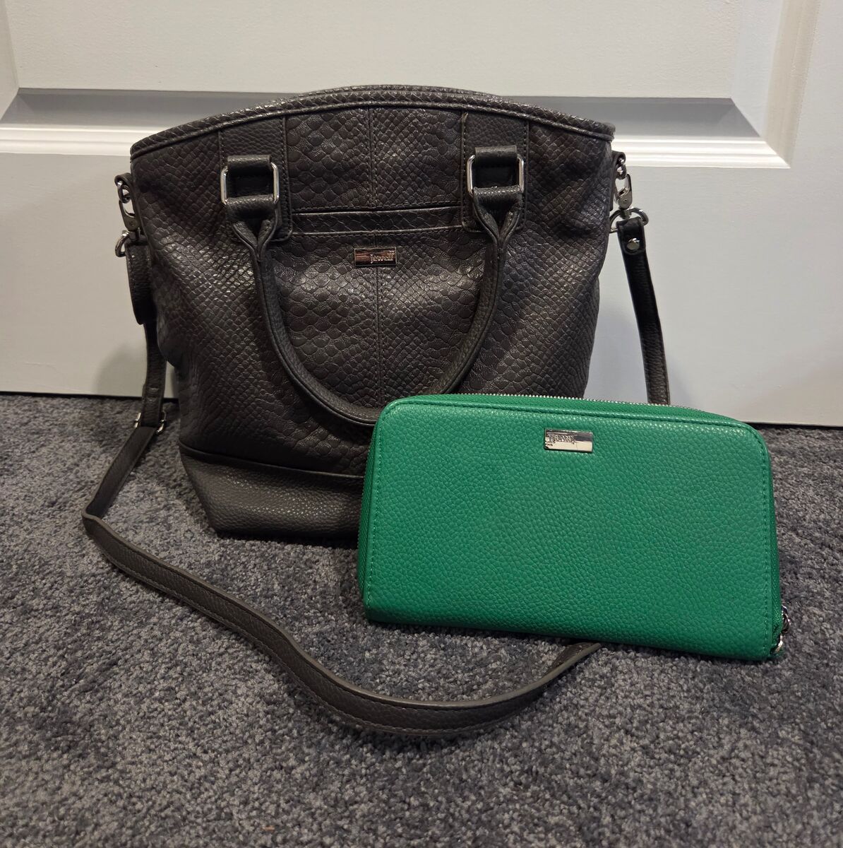 Thirty-One Jewell Purse and Wallet