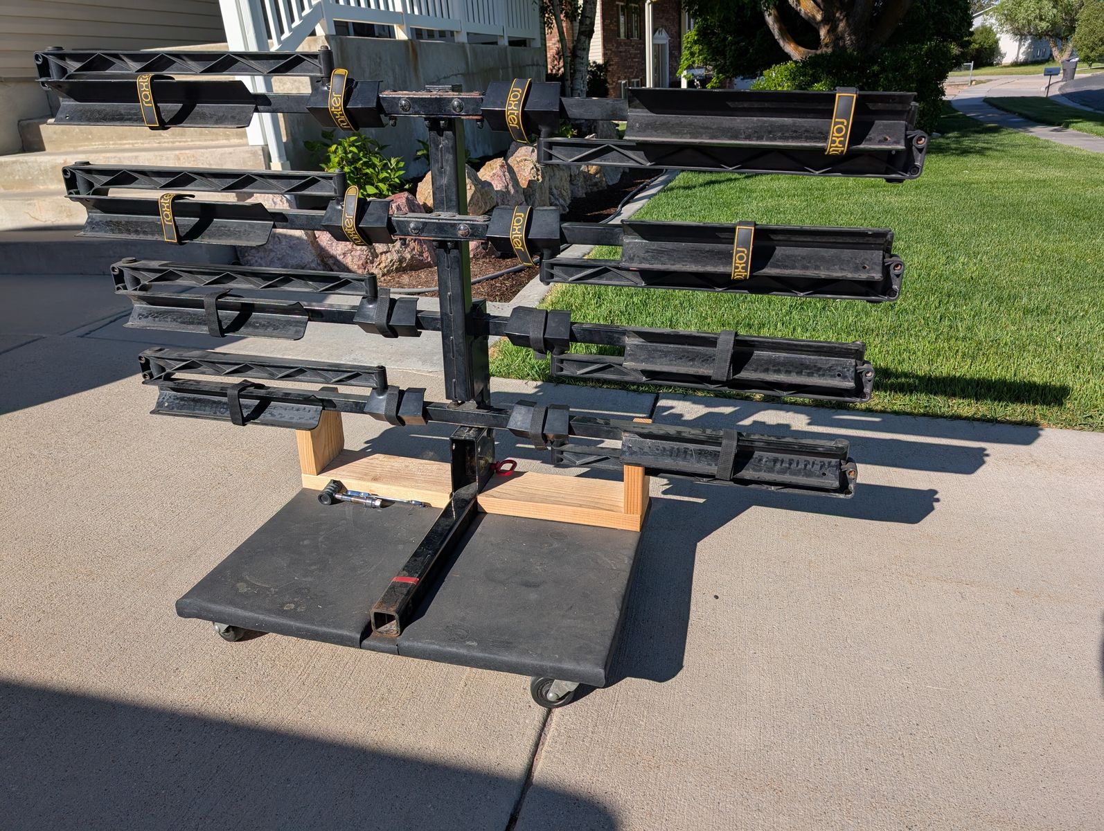 Raxter 4 bike rack for 2" receiver hitch