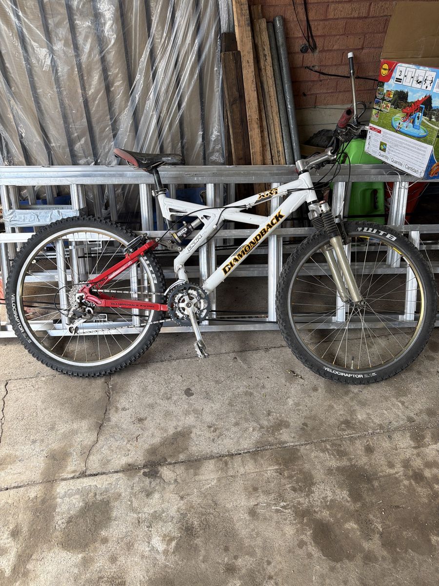 Diamondback DBR XR1 Full Suspension Mountain Bike RockShox SID WTB Tires