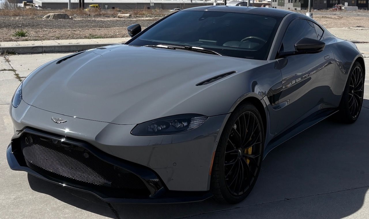 2023 ASTON MARTIN VANTAGE Base