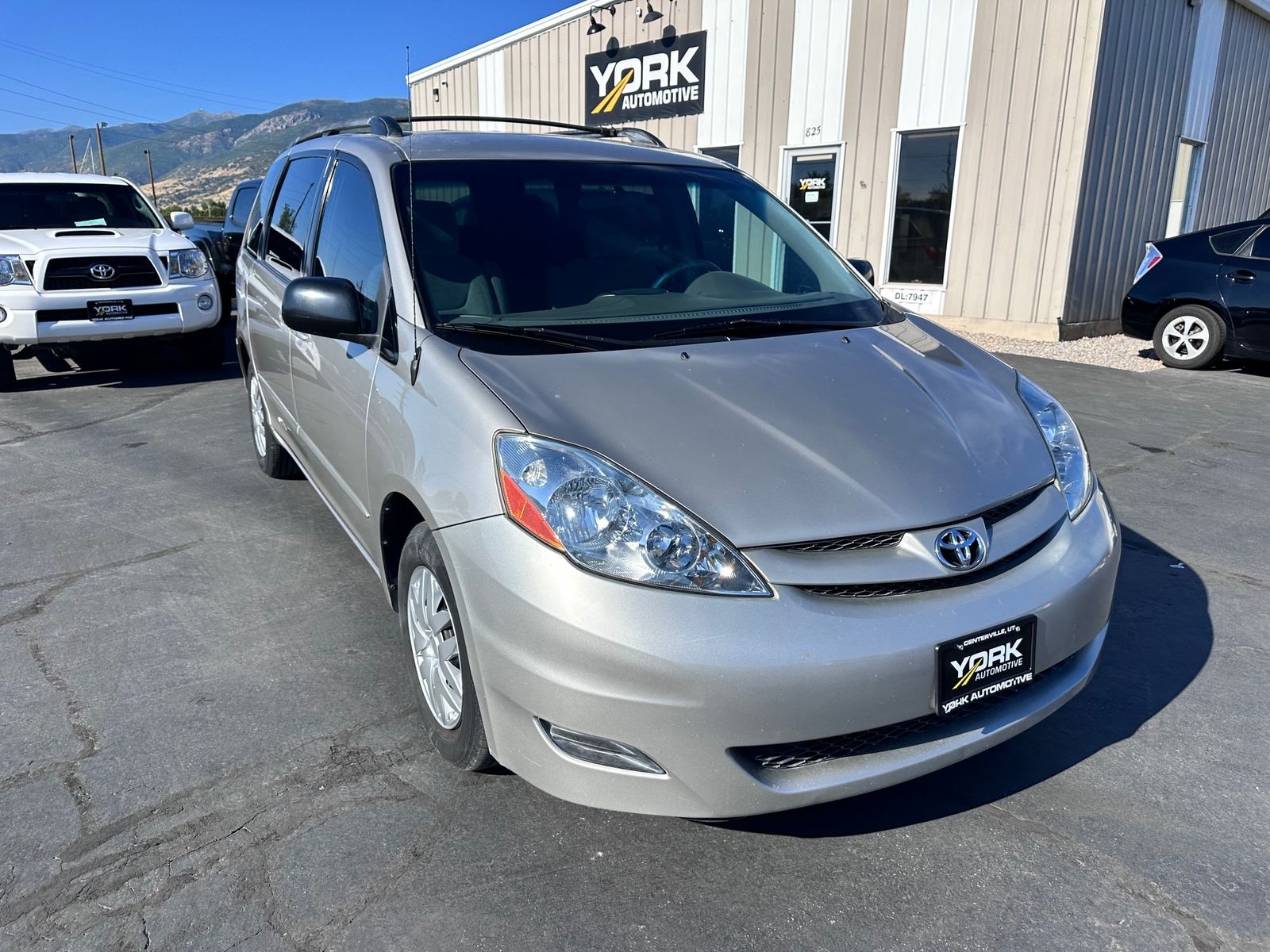 2009 Toyota Sienna CE 7-Passenger