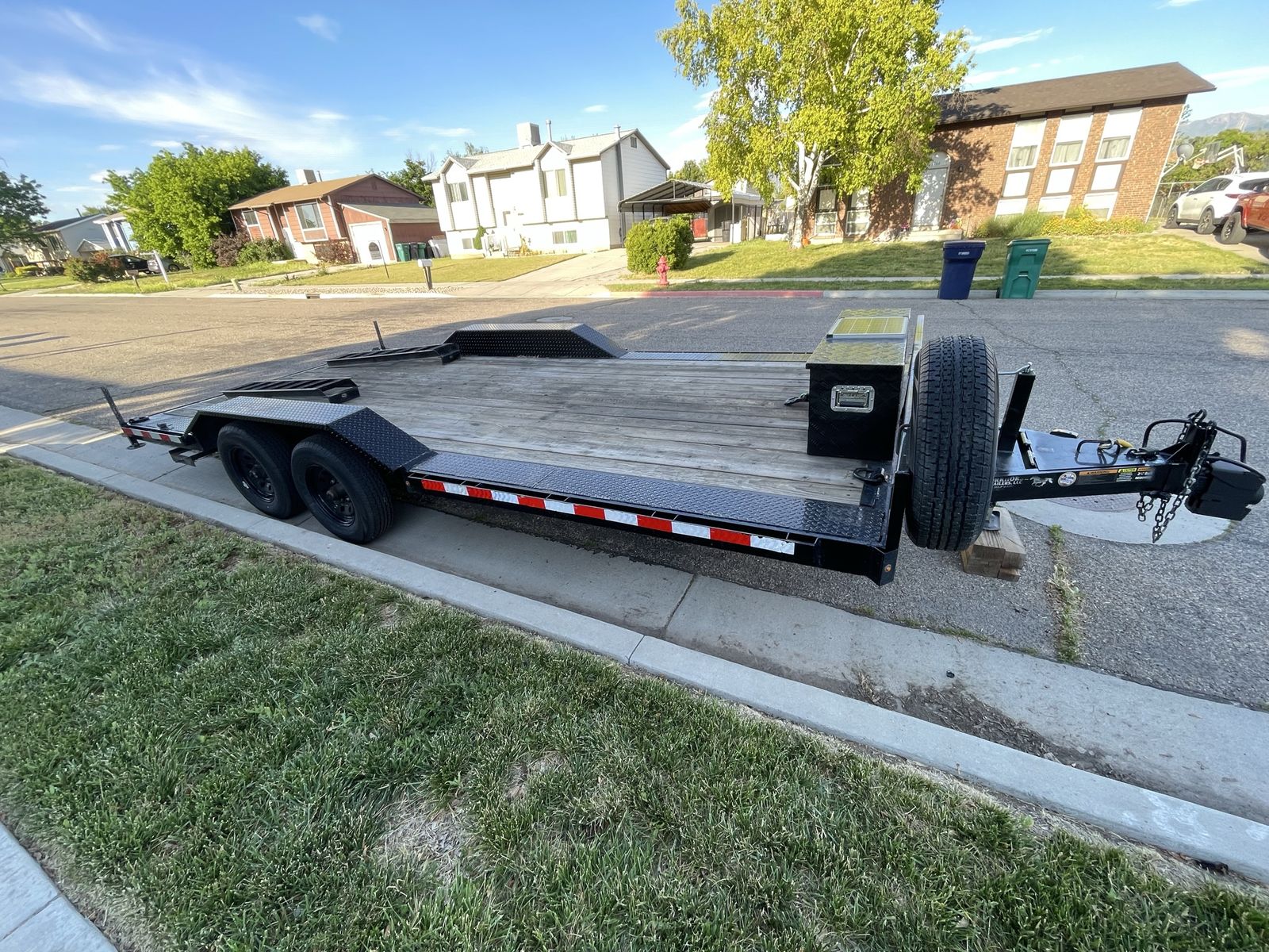 2025 8.5x18 car hauler, 12,000lb winch