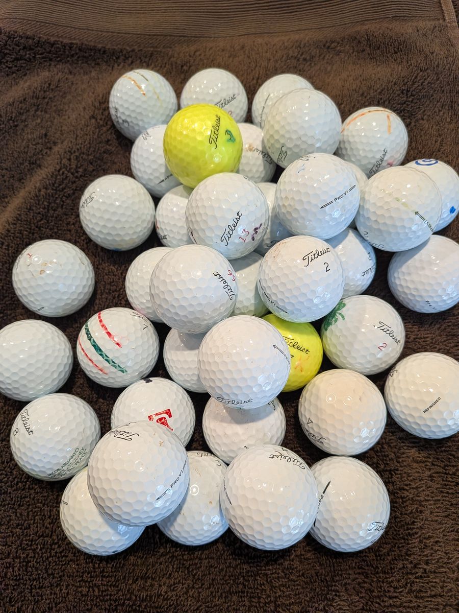 40 PROV1 Golf Balls in great condition.