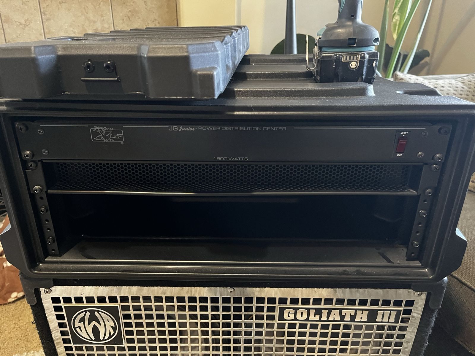 Gator G Pro For Space Case With Power Conditioner